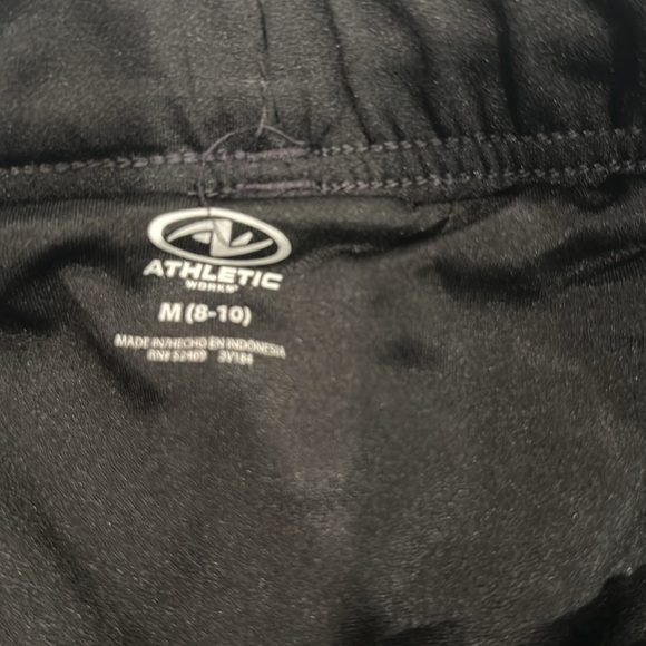 Athletic running shorts with pockets - Picture 3 of 6